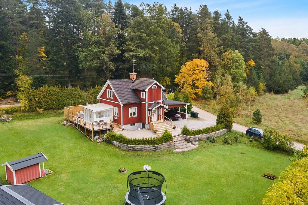 ommalning 1.5 plans hus rod falufarg fonstermalning gnesta sodertalje i sodermanland